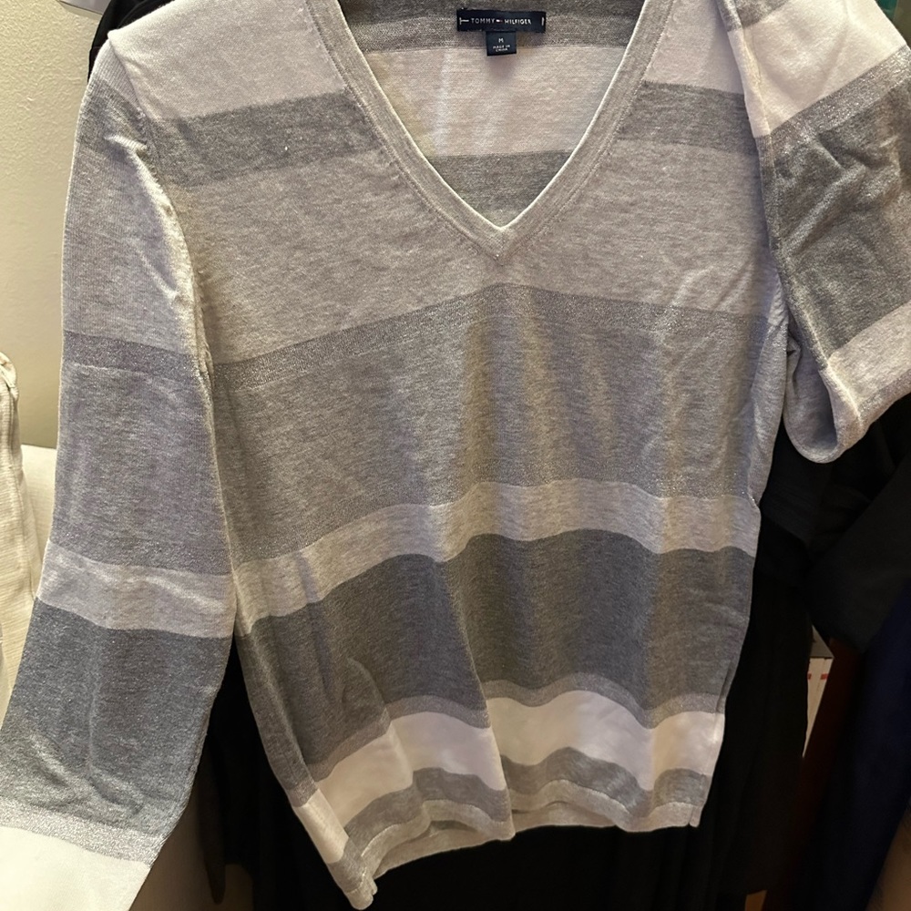 Tommy Hilfiger Ladies Long sleeve Dressy Pullover